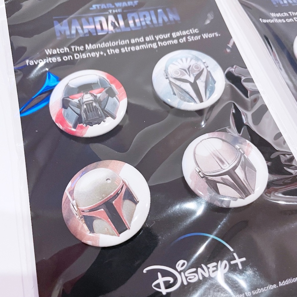 8 Packs of #4 Madalorian Pins/Buttons
